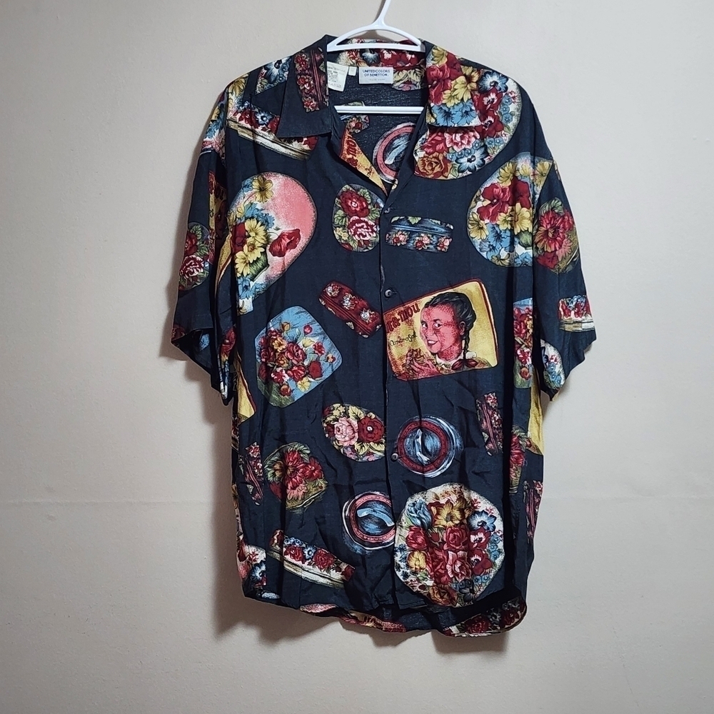 Vintage United colors of Benetton short sleeves button-down shirt size medium